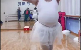 超级搞笑视频笑死人,超级搞笑视频，让你捧腹大笑的欢乐时光