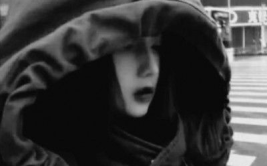 好看的暗色系女生图片,精选女生图片展现独特气质